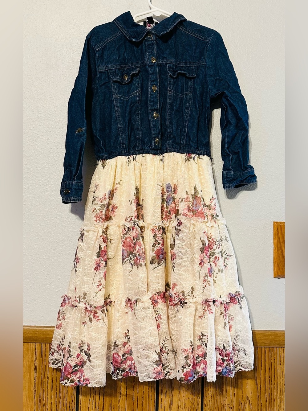Lilt girl kid size MEDIUM (10/12) Denim & Floral Dress